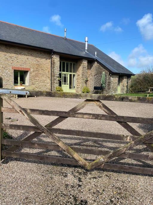 Villa The Wheelhouse At Hewish Mill Bittadon Esterno foto