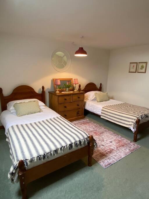 Villa The Wheelhouse At Hewish Mill Bittadon Esterno foto