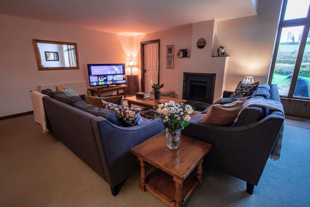 Villa The Wheelhouse At Hewish Mill Bittadon Esterno foto
