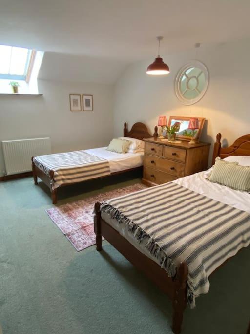 Villa The Wheelhouse At Hewish Mill Bittadon Esterno foto